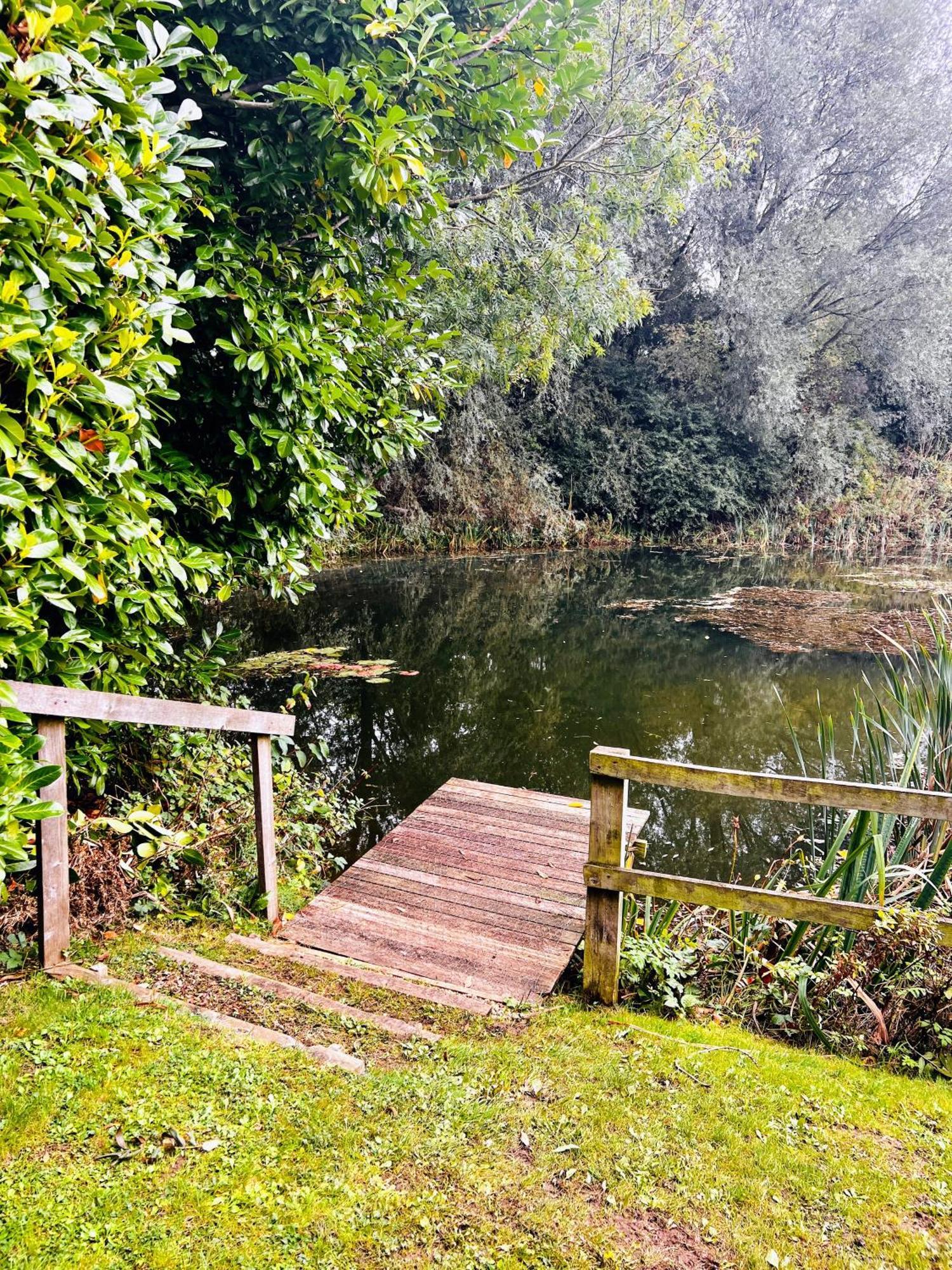'little Grebe' - Secluded Rustic - Fishermans Delight. Chalet *